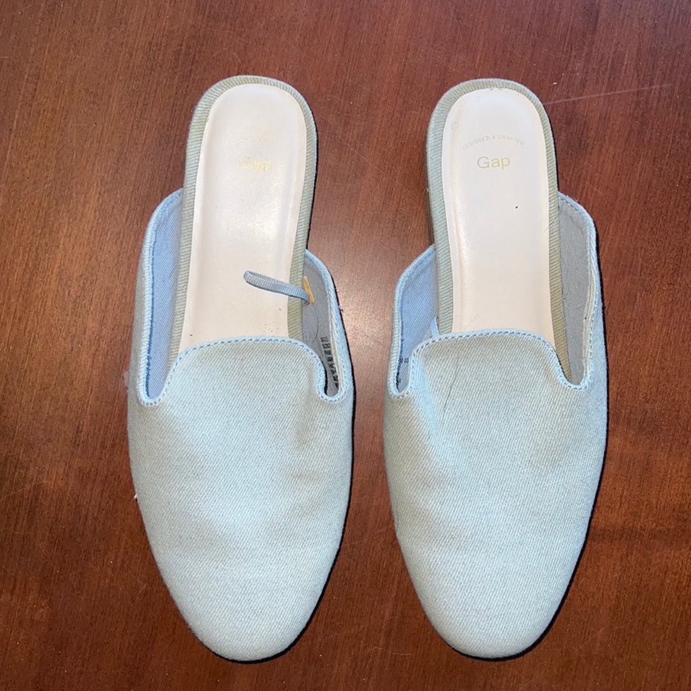 GAP asymmetrical slide on mule size 8